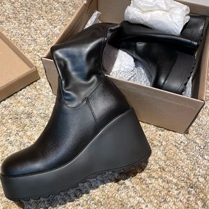 Steve Madden duke 30 platform boot